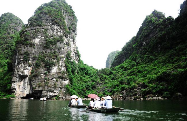 Hoa Lu - Tam Coc - Mua Cave One Day Tour From Hanoi