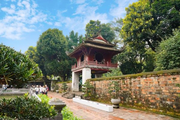 Private Hanoi City Half-Day Tour With Train Street (Discover the hidden corners