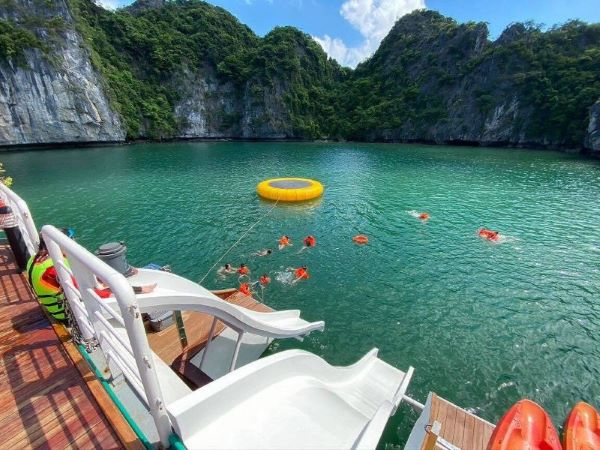 Full Day Tour Halong Bay & Lan Ha Bay on 5tar Premium Cruise